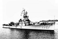 USS_John_Willis_(DE-1027)_at_anchor,_circa_in_the_early_1960s.jpg