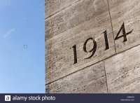 number-1914-on-monument-for-the-dead-of-the-first-world-war-on-the-E5BKXN.jpg